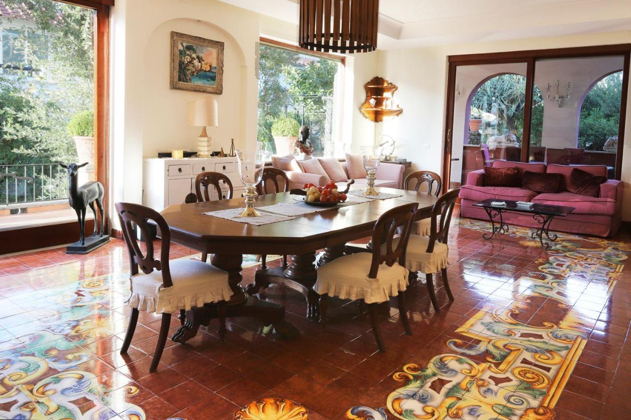 Villa Gianturco - Luxury In The Green Island イスキア島 エクステリア 写真