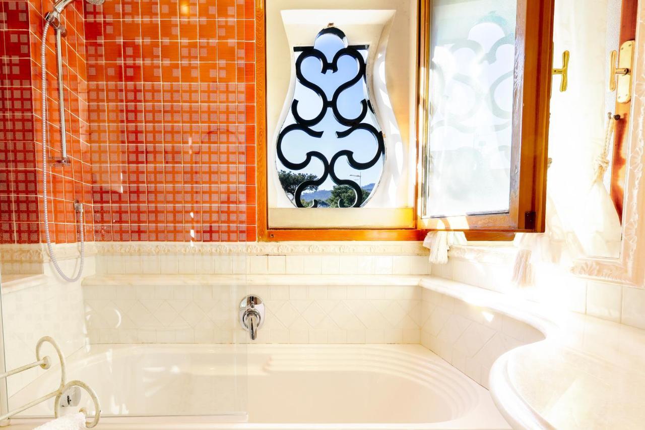 Villa Gianturco - Luxury In The Green Island イスキア島 エクステリア 写真