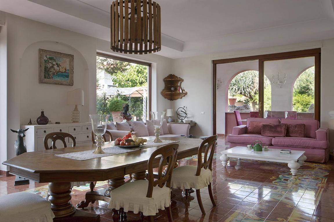 Villa Gianturco - Luxury In The Green Island イスキア島 エクステリア 写真
